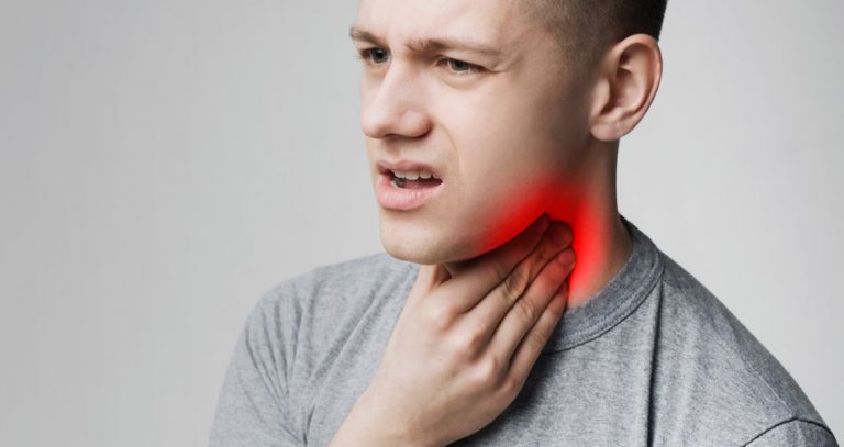 Inibitori della pompa protonica contro il mal di gola persistente